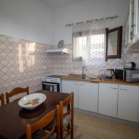 Harry's Bar & 1 Aparthotel 3*