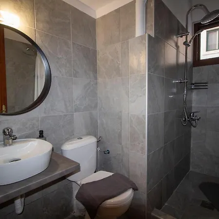 Harry's Bar & 1 Acharavi (Corfu)