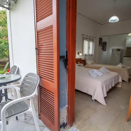 Harry's Bar & 1 3* Acharavi (Corfu)