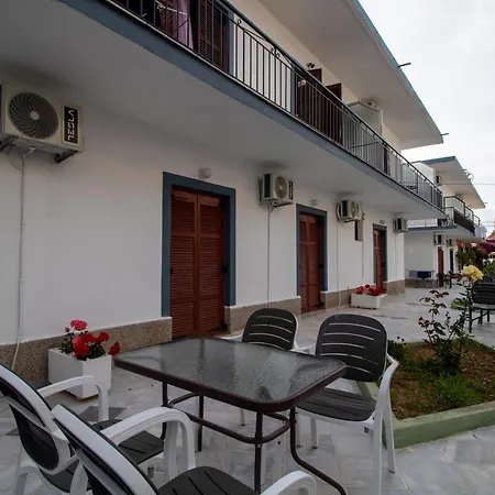 Harry's Bar & 1 Aparthotel 3*