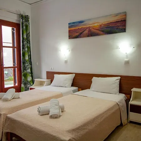 Harry's Bar & 1 Aparthotel