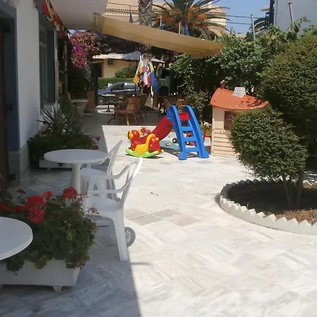 Harry's Bar & 1 Aparthotel