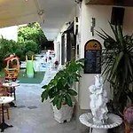 Апарт-отель Harry's Bar & 1