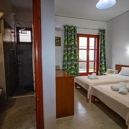 Apart-hotel Harry's Bar & 1 Acharavi (Corfu)