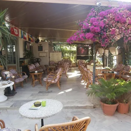 Apart-hotel Harry's Bar & 1 Acharavi (Corfu)